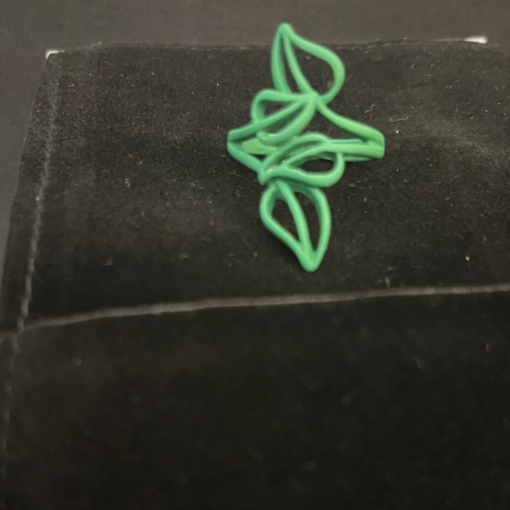 Green Leaf Design Ring